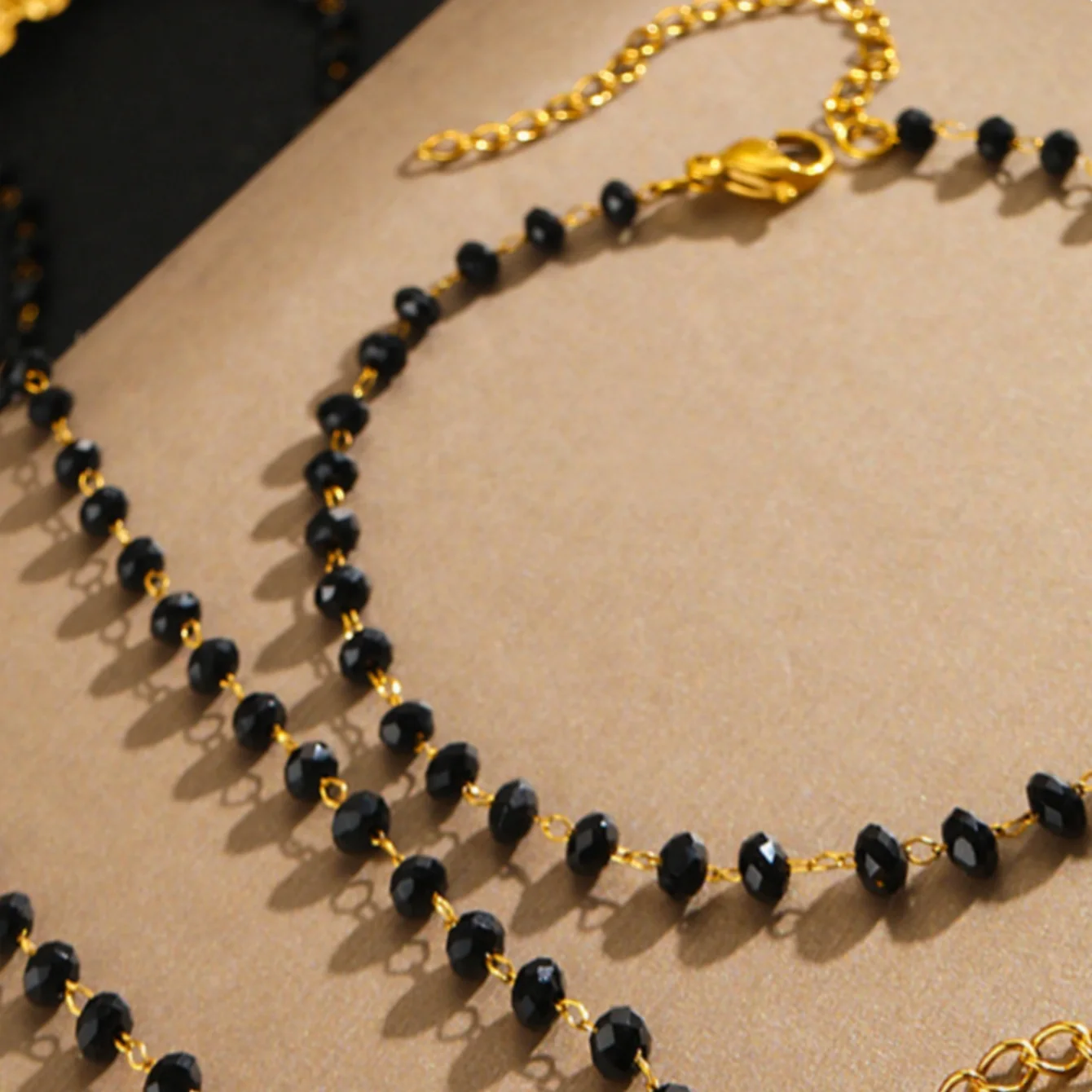 Elegant Black Imitation Pearl Jewelry Set – 2-Piece Collection