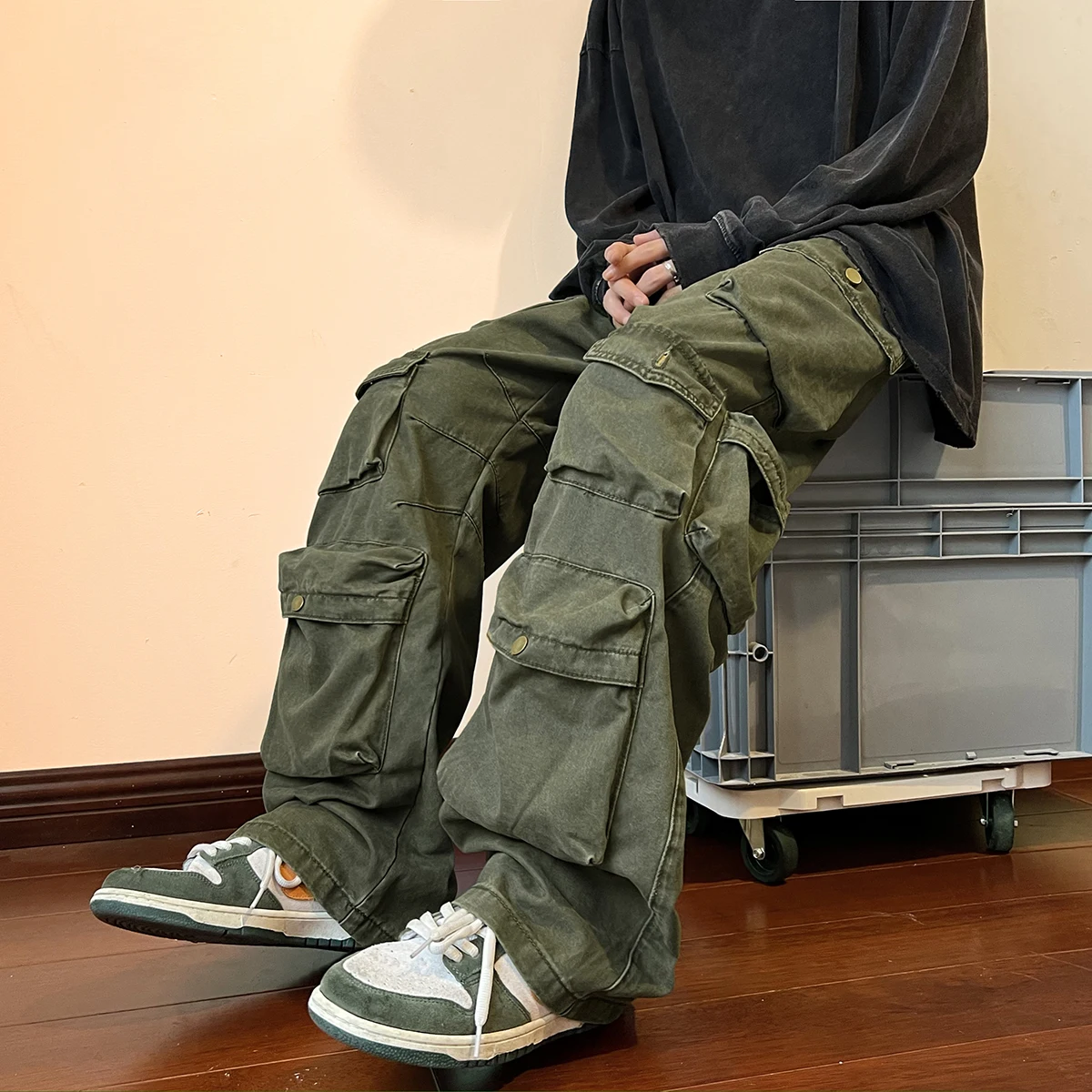 2023 Men Cargo Pants Multi-Pockets Tool Pants Harajuku Mens Vintage Loose Wide Leg Pants Streetwear Casual Hip-Hop Trousers 2