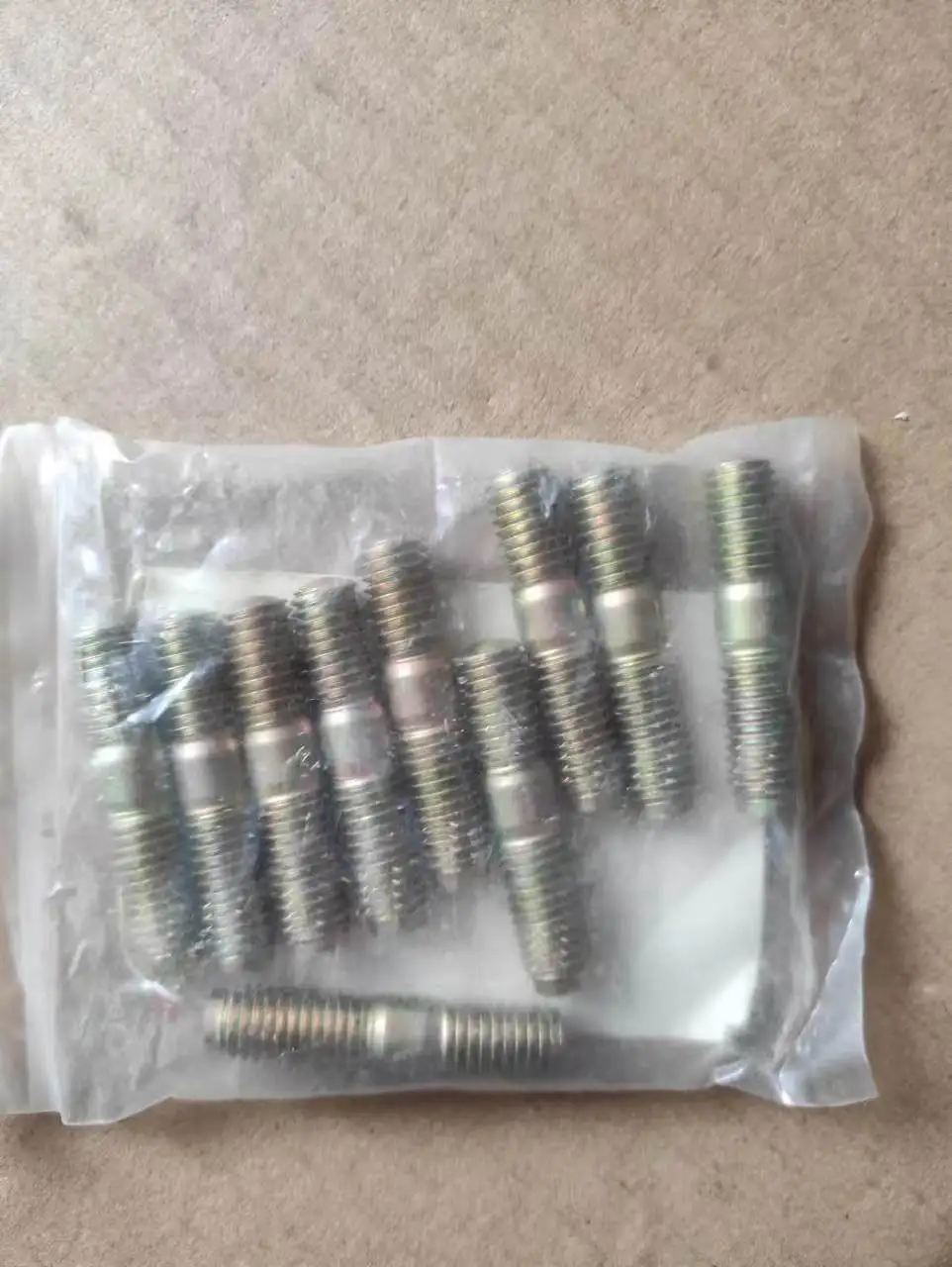 

Болт для MGE6700 MGE5800 GM391 GM401 GT1300