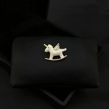 

Cute Japanese Style Unicorn Small Brooch Girl 's Heart Coat Badge High-End Anti-Exposure Animal Collar Pin Accessories Jewelry