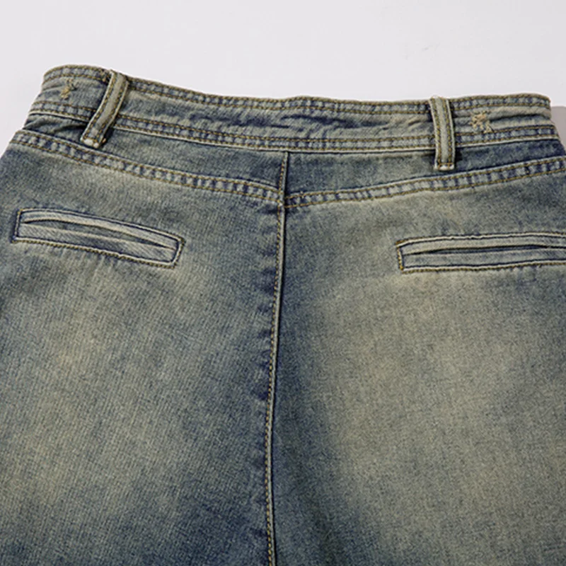 Рисунок 5 - Женские расклешенные брюки из джинсовой