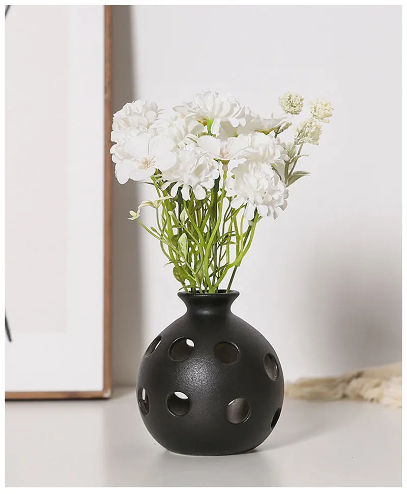 Ceramic Mini Bud Hollow Vase