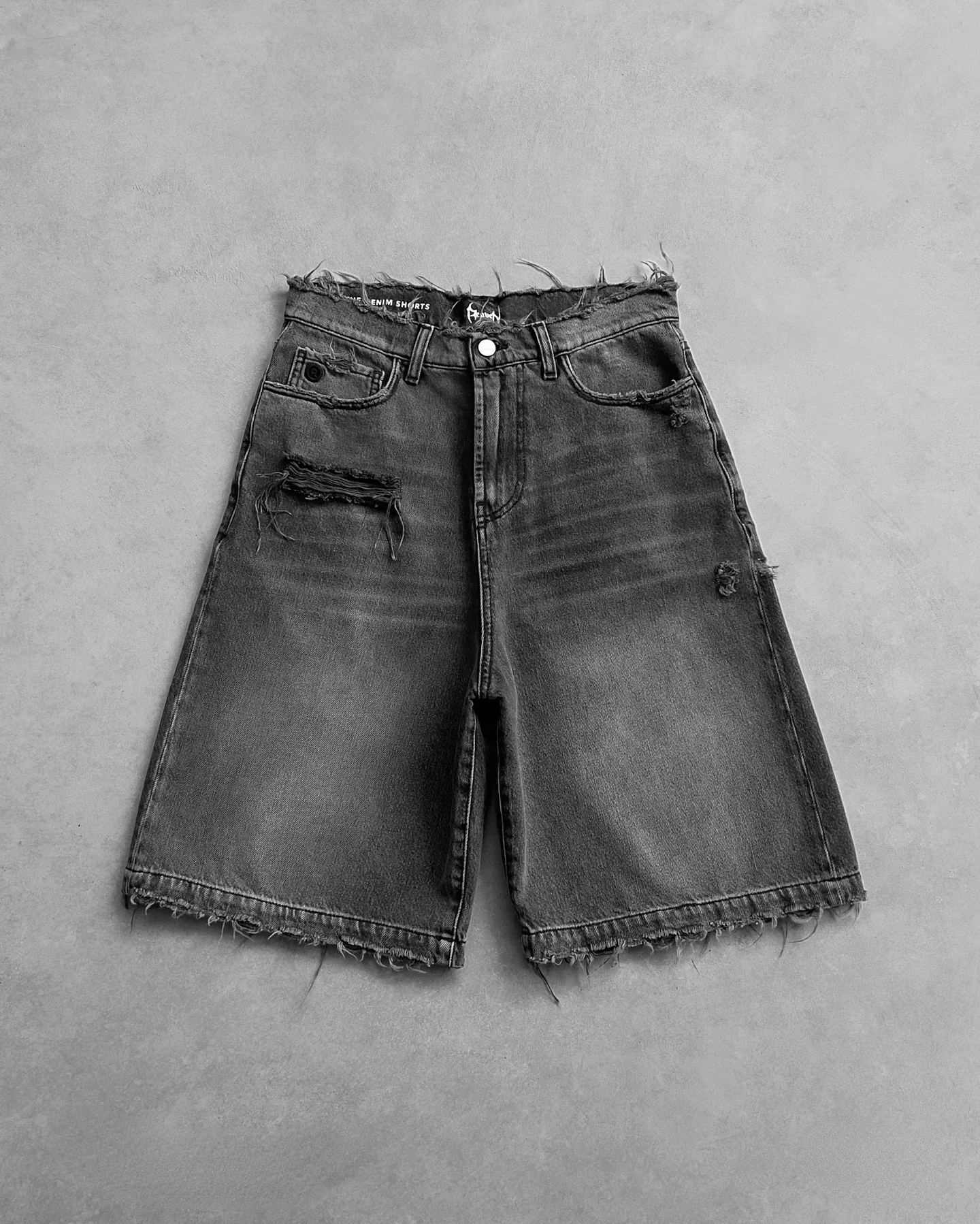 Y2k Black Punk Wash Baggy Work Shorts Men Women Summer Hip Hop Ripped Hole Denim Shorts Raw Edge Casual Jorts Streetwear 1