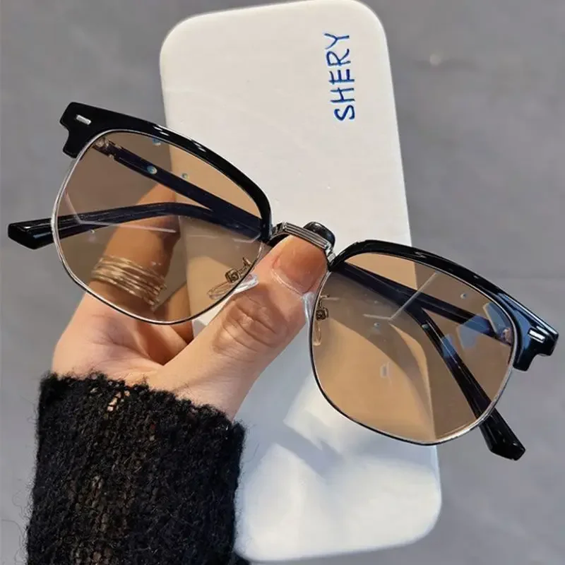 Chic Blue Light Blocking Photochromic Glasses