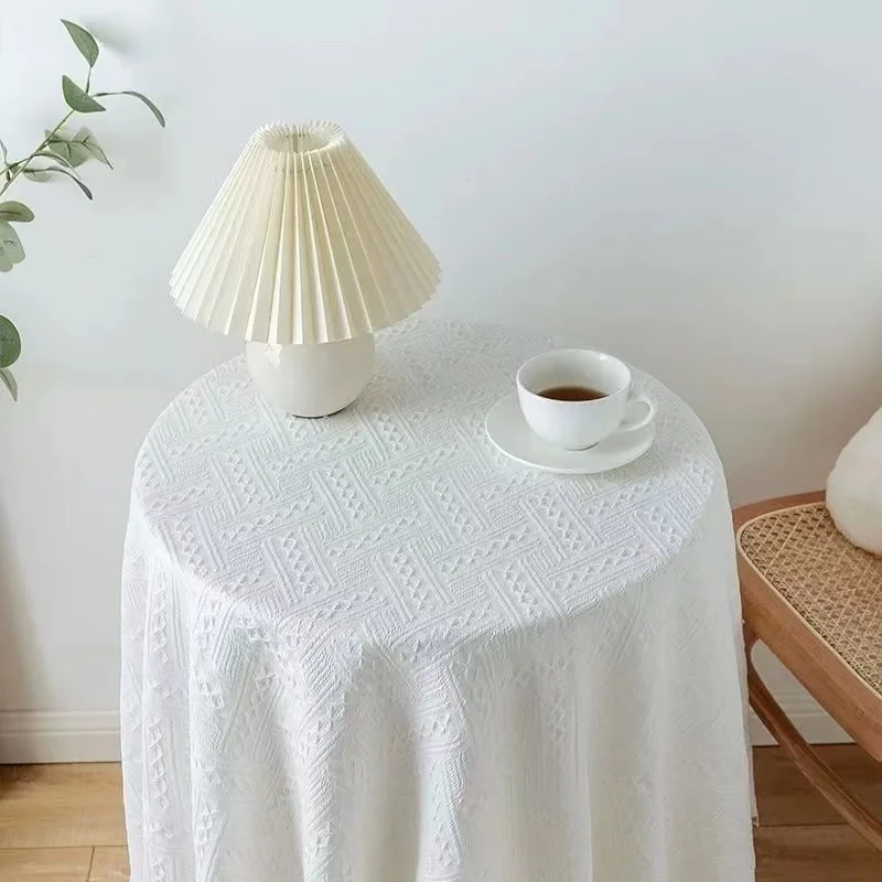 

L SHOU hui Elevate the Style of Your Home with our Lavish Round Tablecloth