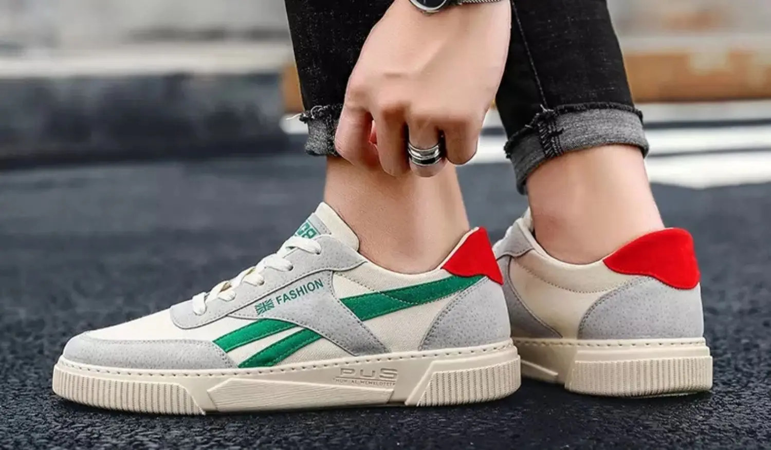 Mode Herenschoenen 2024 Lente Nieuwe Koreaanse Versie Trend All-match Canvas Sneakers Eenvoudige Casual Student Skateschoen mujer_voghion.com