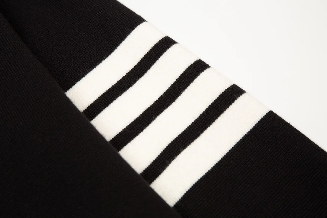 2023 New Luxury brand Sweaters Men Women Slim Fit O-Neck Pullover Clothing Striped Wool Cotton Solid Autumn Winter Casual Coat