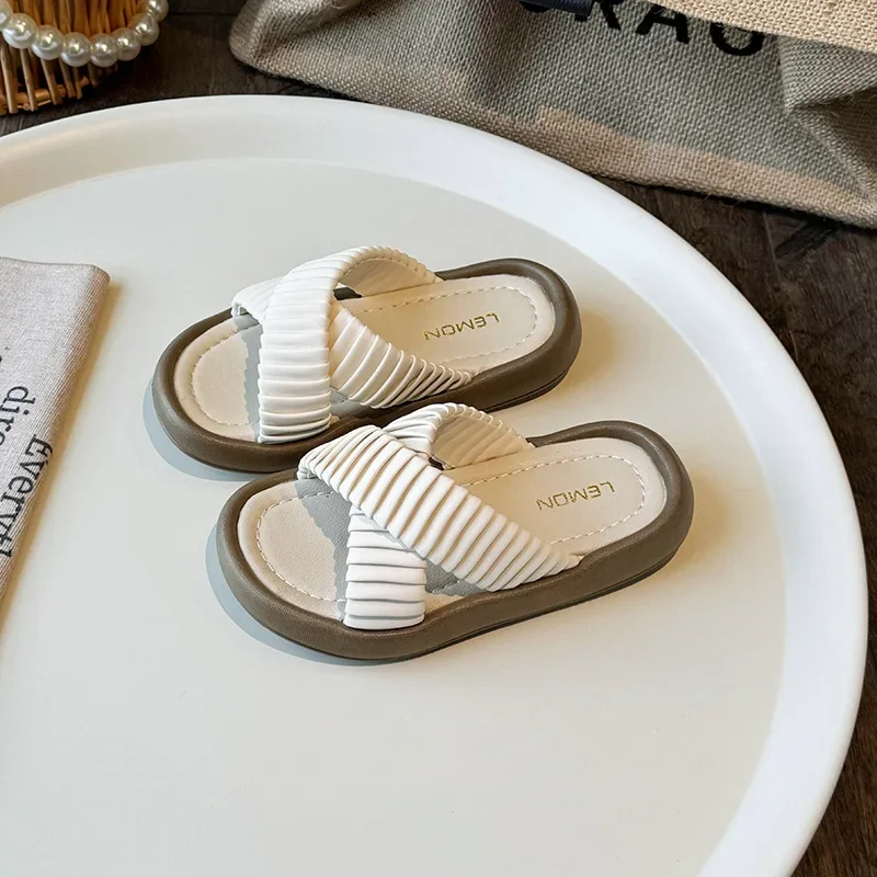 

Girls Summer Slippers Outdoor 2024 New Children Korean Sweet Fashion Princess Sandals Kids Cute Solid Color Pleated Beach Shoes