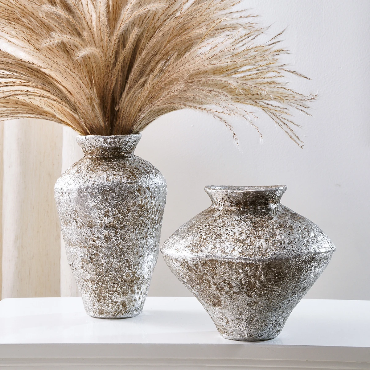 1PC, a retro earthenware jar shaped decorative vase, an antique resin material silver earthenware jar home decorative vase