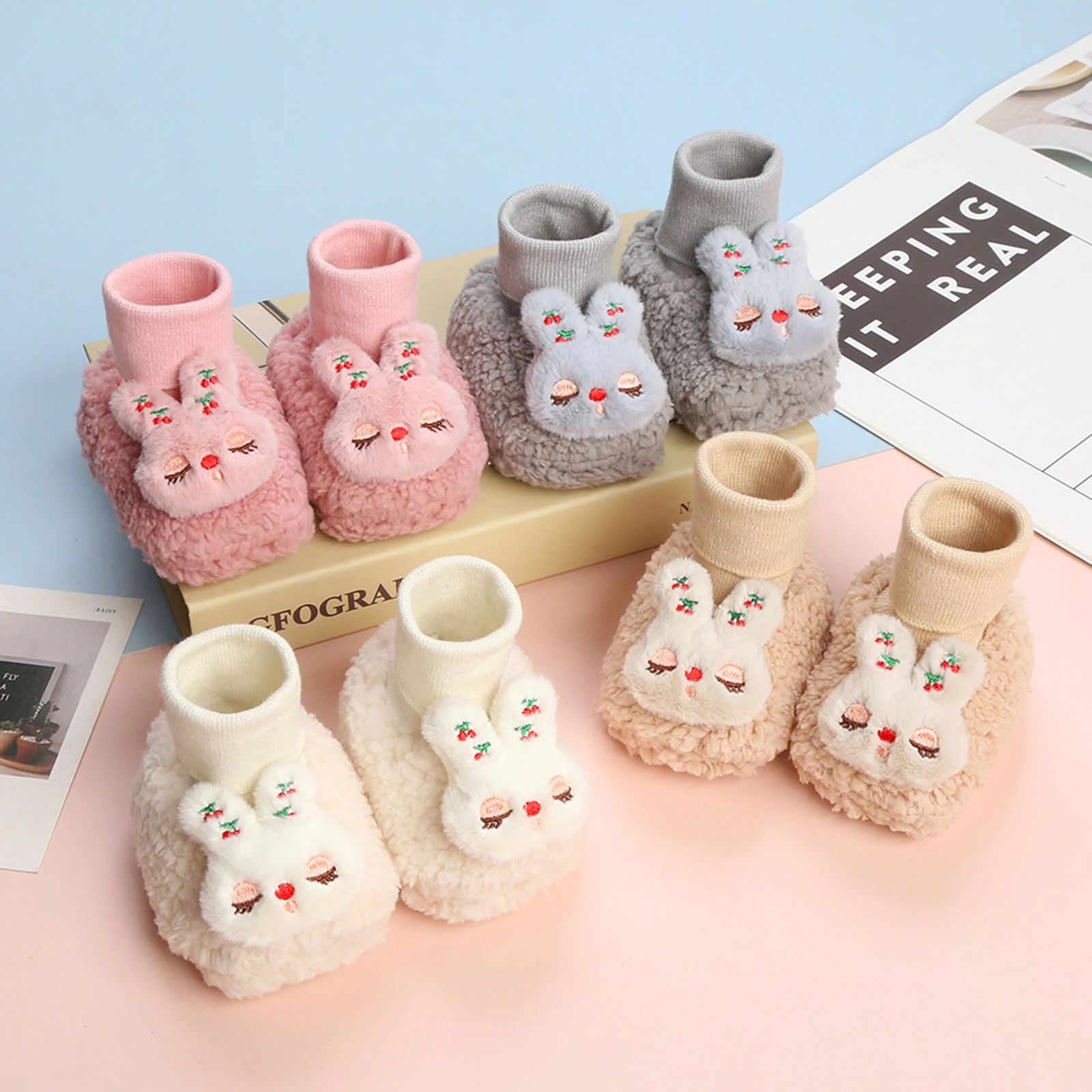 

Baby Cute Thickened Sock Shoes Coral Fleece Flat Shoes Infant Girls Boys Non-Slip Soft Sole First Walker Winter Warm Crib Shoes
