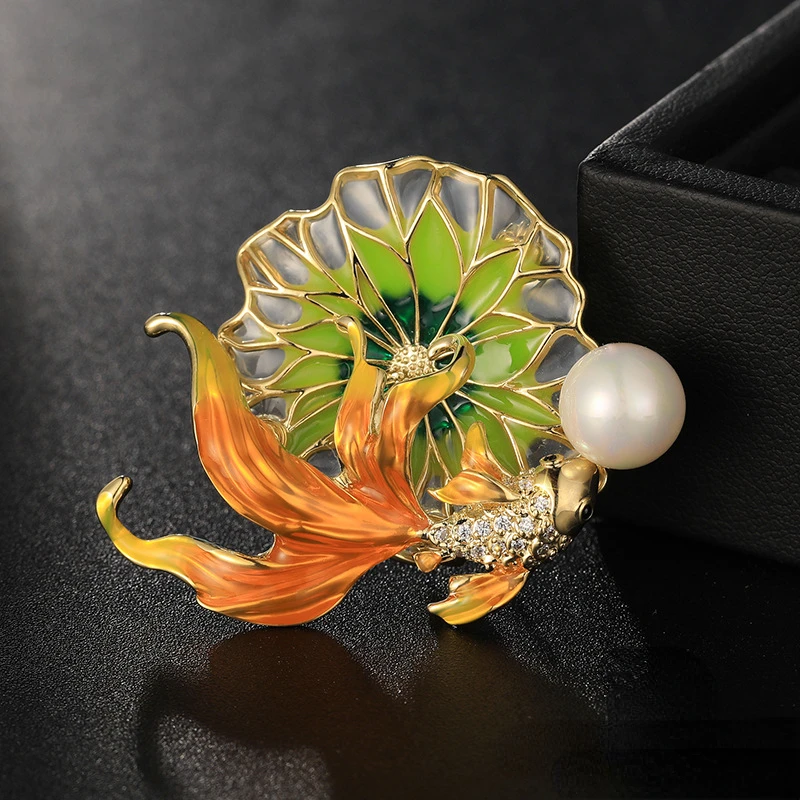 High-end Ethnic Enamel Pin and Brooch for Woman Delicate Luxury Temperament Goldfish Lotus Leaf Shell Pearl Corsage Pins Corsage