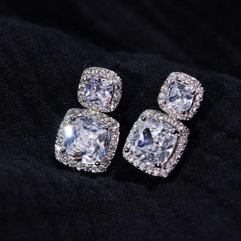 

New Exquisite Sparkling Diamond Square Earrings with Luxury and Luxury Quality, Zircon Heavy Industry Women's Earrings