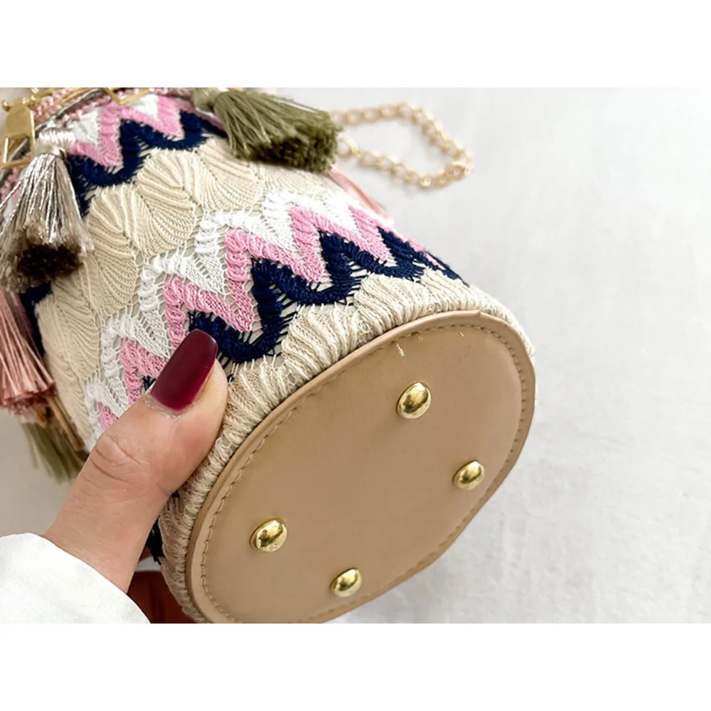 Kleine, zylindrische Handtasche im ethnischen Stil für Damen im neuen Trend 2024, Umhängetasche mit Quaste, personalisierte Tasche_voghion.com
