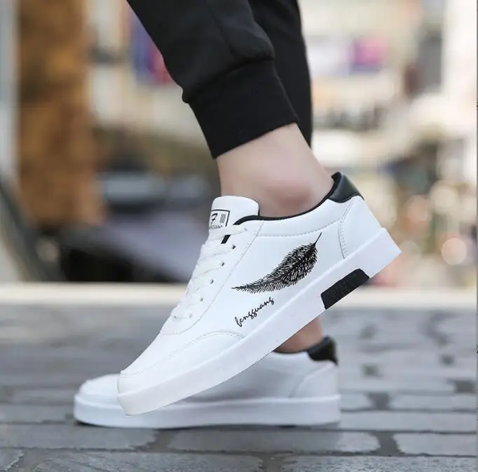 

2023 Spring Autumn Men Casual Shoes Men's Board Shoes Light Sports Shoes Men Tennis Sneaker Soft White Male Flat Shoes