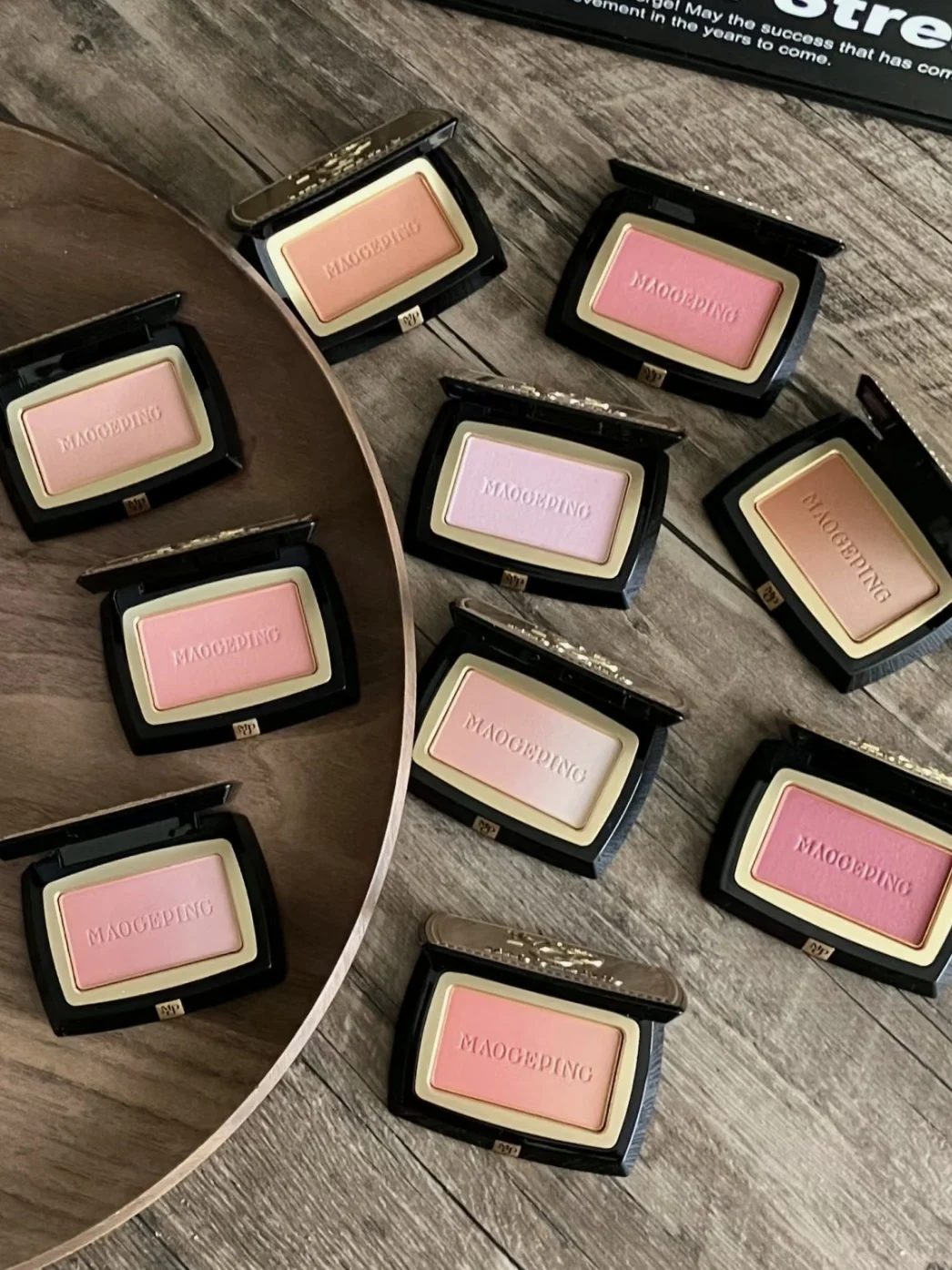 Maogeping Gauzy Magic Blusher Matte Powder Brightening Face Red