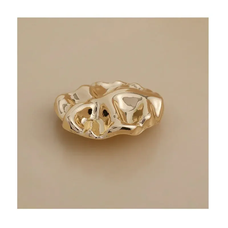 5Pcs Beautiful Gold Color Shank Buttons Zinc Alloy Irregular Shape Buttons Women's Sweater Coat Accessories 5
