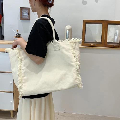 다채로운 디자인과 다양한 용도의 캔버스 토트 백 추천