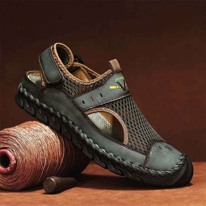 Sports Shoes Summer Sandals Quick Dry Wading Aqua Shoes Men Beach Sandals Fashion Summer Walking Shoes Breathable Mesh Non-Slip Male Outdoor Sandals