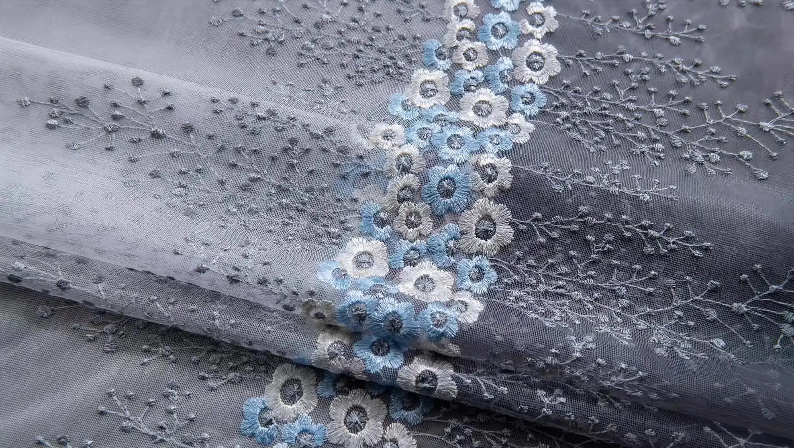 1PC New small fresh color gradient floral embroidery window screen 3