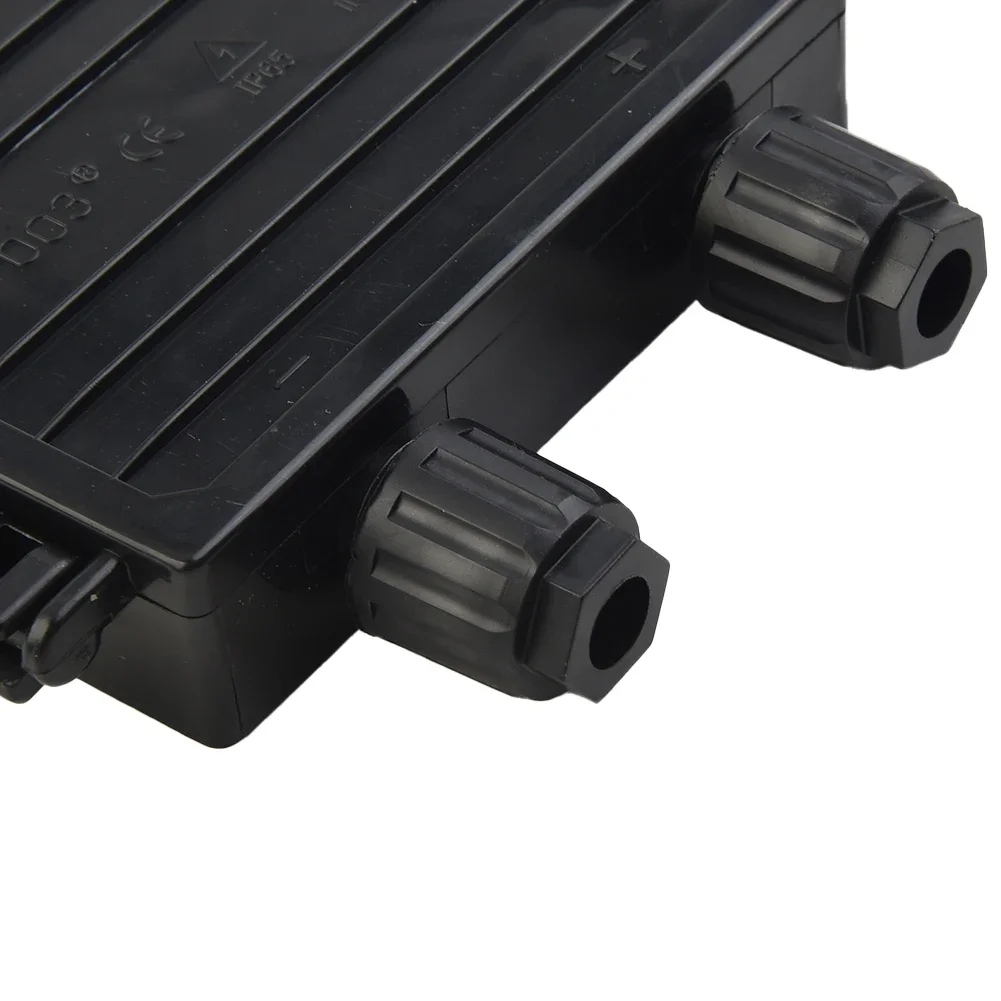 

1PC Cable Connector Kit PPO 50W-120W Electrical Testing TOOL Junction Box PV Module Box 50W-120W 6A Junction Box
