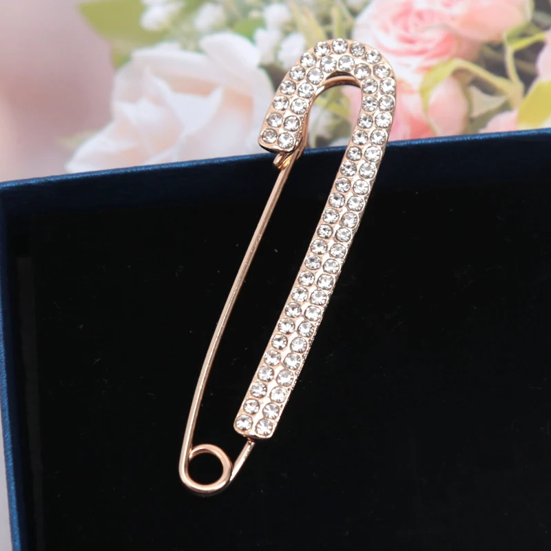 Cute Rhinestone Pins for Pants Waist Adjustment Women Cardigan Scarf Shawl Safety Brooches Korean Luxury Jewelry Scarf Buckle