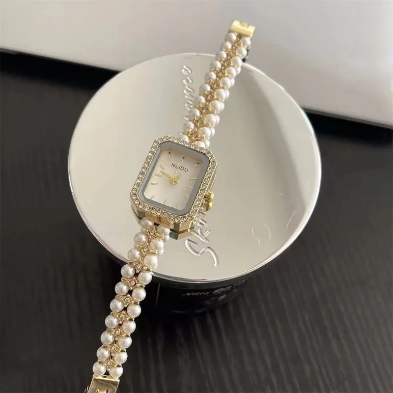 Women Bracelet Watch Fashion Small Square Dial Ladies Vintage Shell Pearls Chain Quartz Wristwatch Female Clock