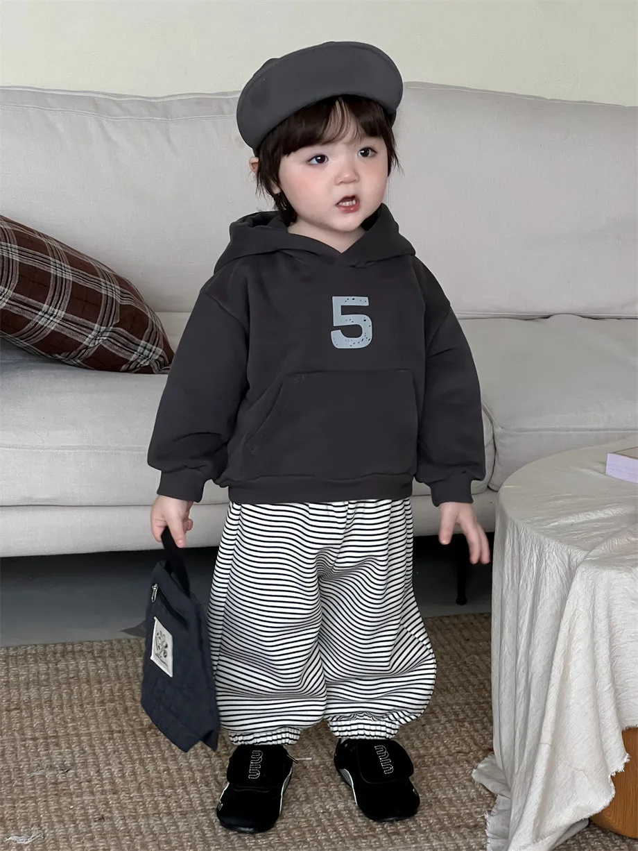 Description Picture 3 of item2025 Winter New Baby Plus Velvet Thick Hooded Sweatshirt Letter Print Infant Toddler Fleece Warm Tops Boys Girls Cotton Clothes