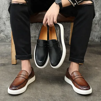 Scarpe Casual da uomo di moda in pelle goffrata da uomo mocassini Penny in stile britannico da uomo Slip-on con suola spessa appartamenti da esterno 1