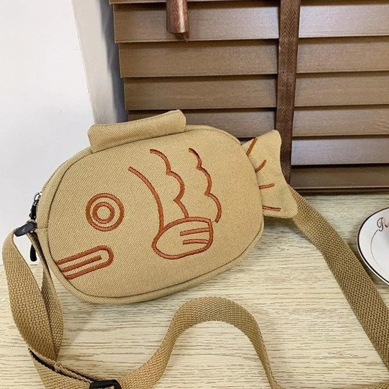 CuteCanvasMessengerBagJapanStyleEmbroideryFishShapePortable