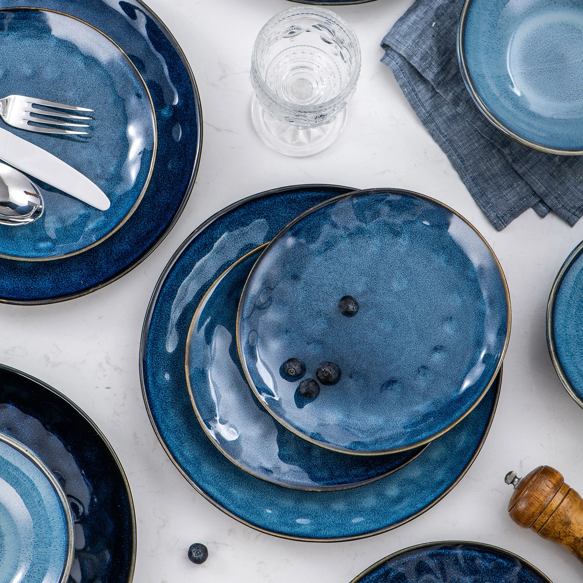 Set di stoviglie in ceramica Reno da 12 pezzi | Piatti e ciotole con bordo maculato