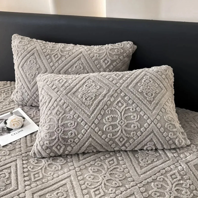 Winter Thick Warm Coral Plush Mattress Cover High Elasticity Anti-Slip Breathable Suitable Bedroom Soft Bed Sheet 3