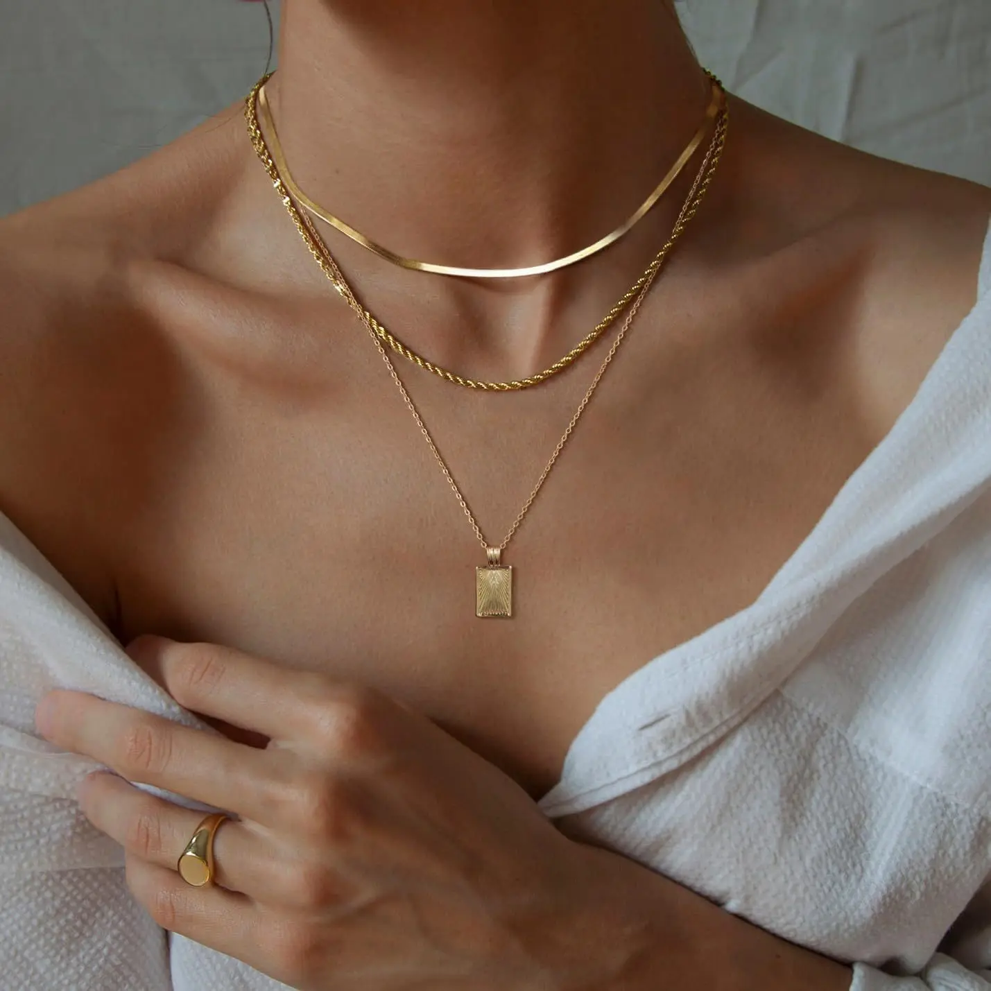 Three Layers Chain Neckalce for Women Flat Snake Clavicle Chains Waterproof Square Pendant Choker Boho Collar Jewelry Wholesale