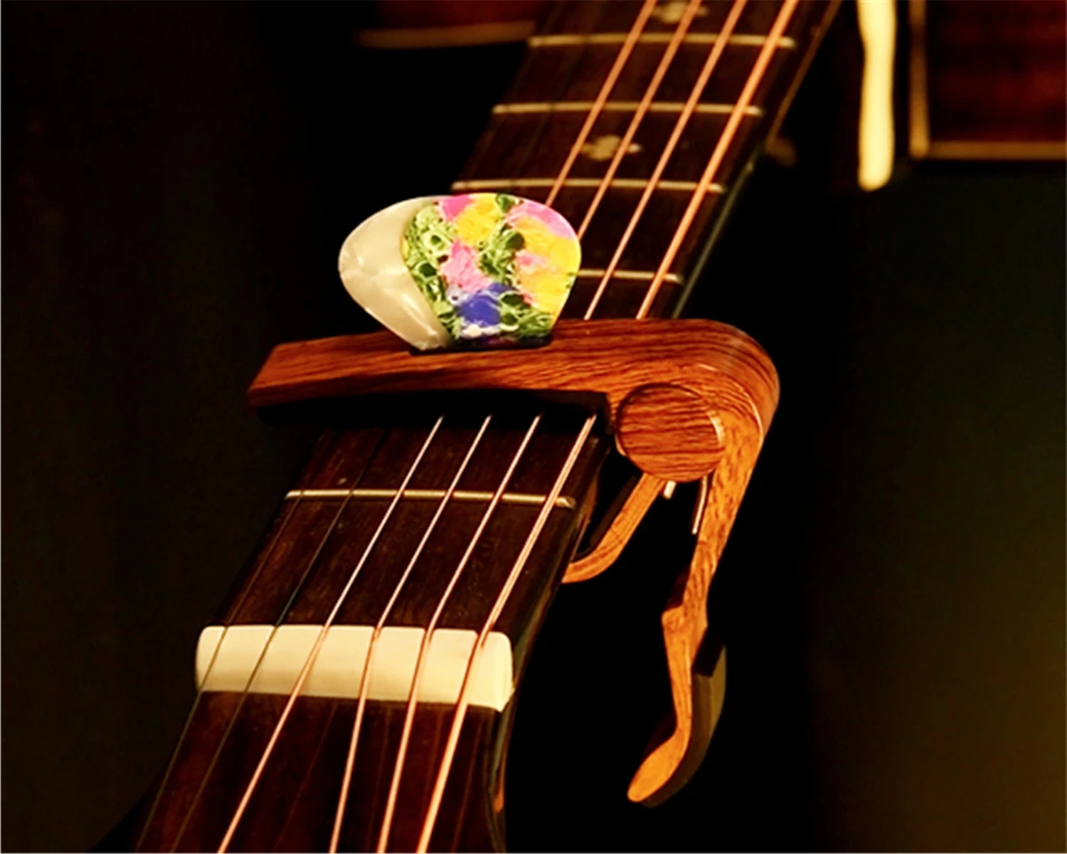 Guitar Capo Adjustment Clip Excellent Metal Picks Holder for Acoustic Electric Guitars Bass Ukulele with 4 Picks