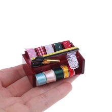 

2019 1:12 Furniture Miniature Accessories Sewing Tape Kit In Wood Box Cut Wooden Frame Shelf Dollhouse Decoration