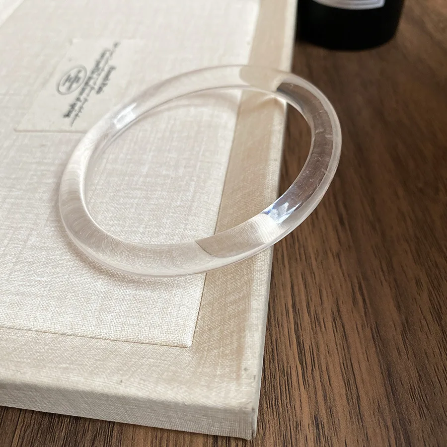 Sleek Resin Acrylic Jade-Style Women's Fashion Bangle Bracelet