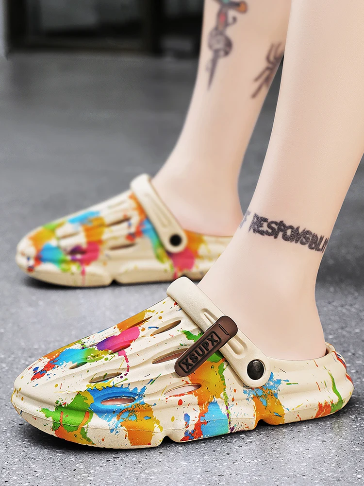 Pantofole da spiaggia con foro cavo sandali con plateau da uomo scarpe casual da uomo estive scivoli in EVA infradito da esterno_voghion.com