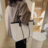 2024 Essentials Women Tote Bag Nylon Large Handbag Chains Shoulder Bags Ladies Big Messenger Young Girls Bag New Shopping Bag 5