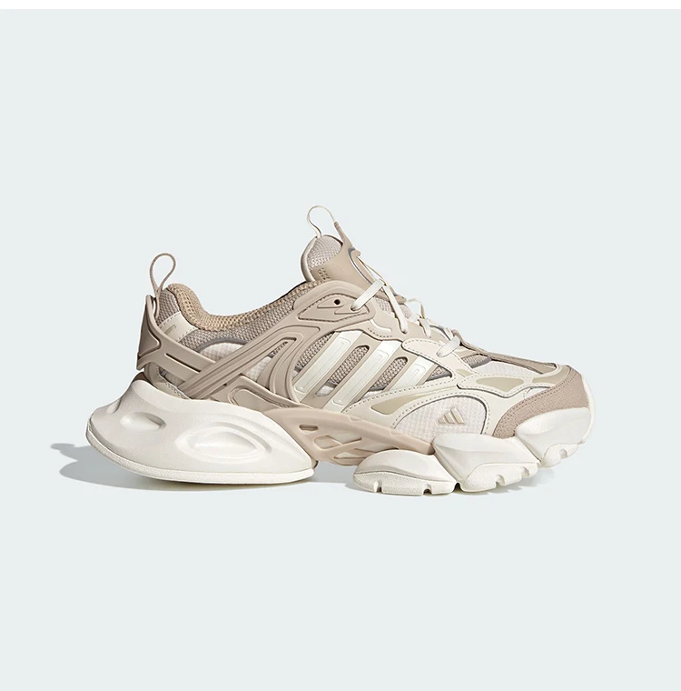 Adidas XLG RUNNER DELUXE Side View