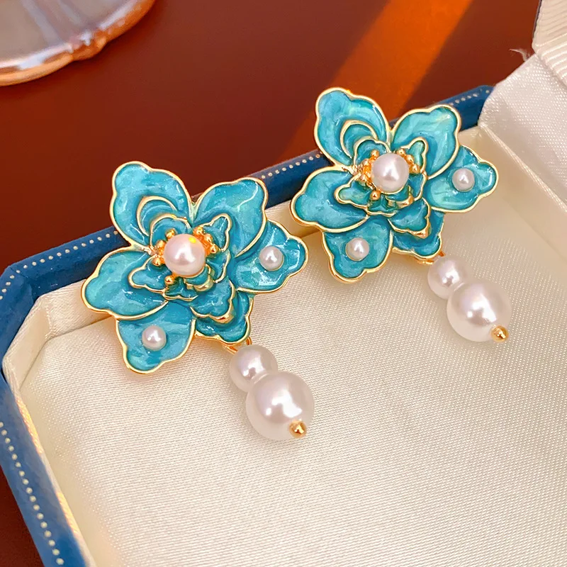 Orecchini Fiore loto azzurro e perle smaltati in stile palazzo 85 S924d79c8ffb84b4abff91bbef4310b2ay