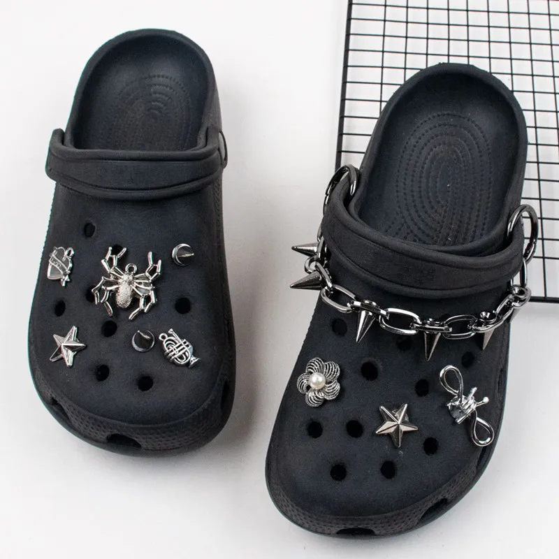 Glass croc spikes : r/crocs