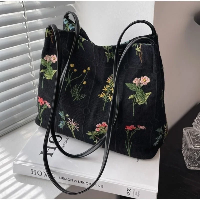 Large-capacity Embroidered Tote Bag Women Summer Trendy Cloth Bag Niche Embroidery Shoulder Bag Texture Bucket Bags Canvas Bags
