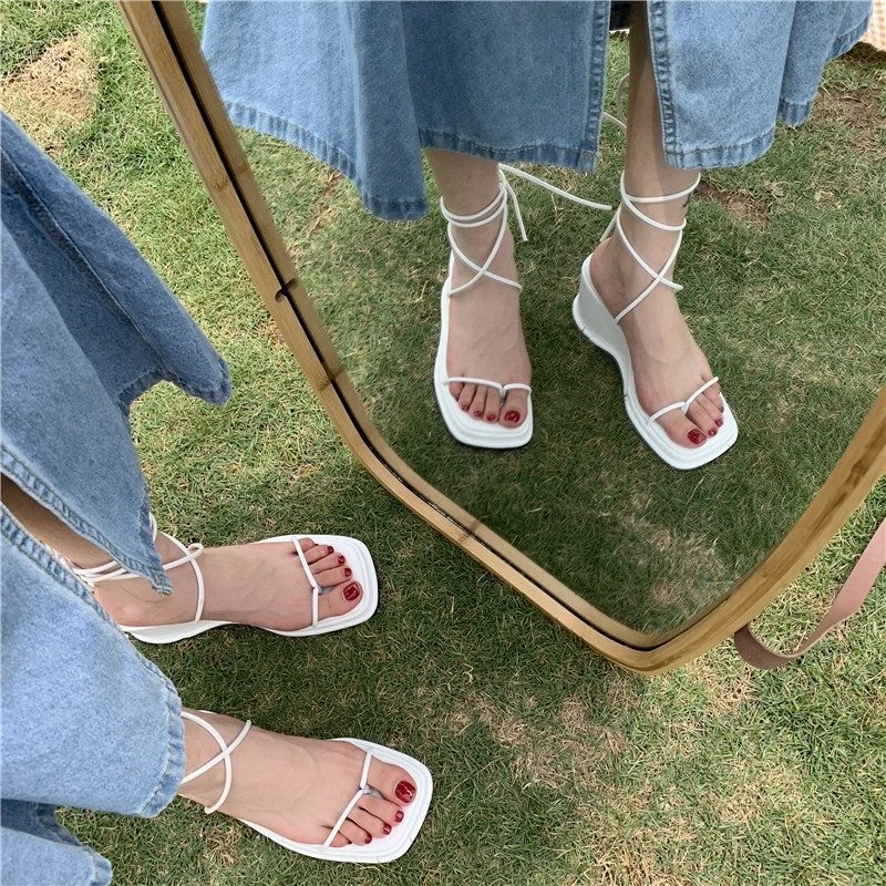 Sandalias planas con cordones de punta cuadrada para mujer, zapatos cómodos de cuero blanco y negro, estilo informales, de diseñador de marca, novedad de verano, 2021|Sandalias de mujer| - AliExpress