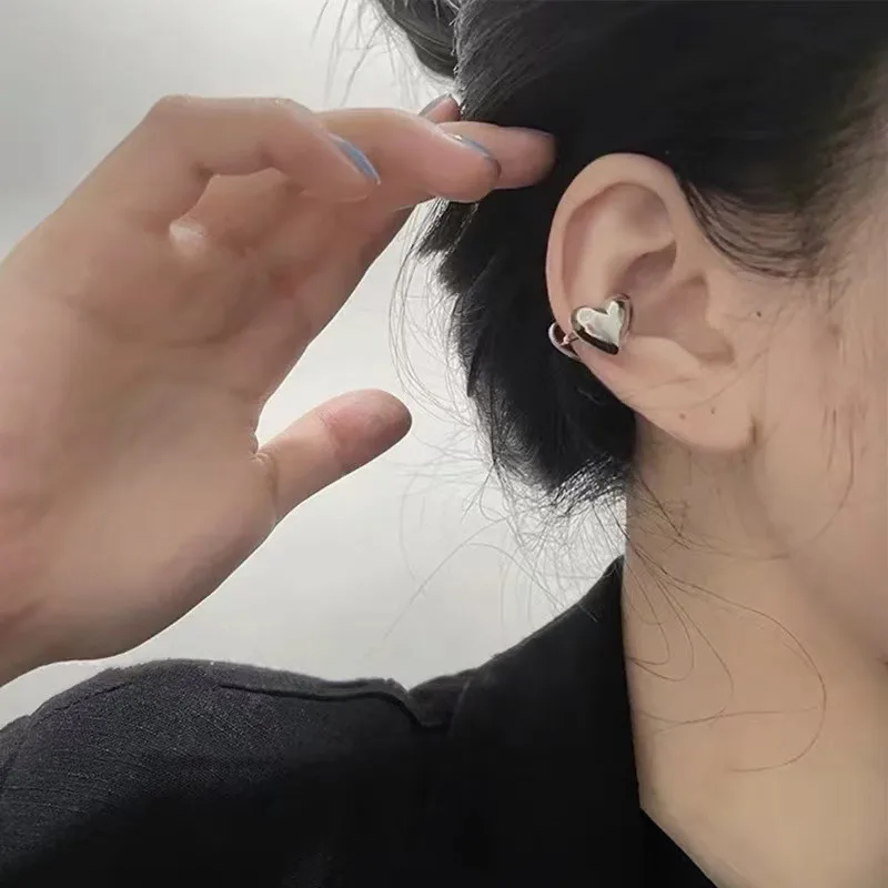 Ins Trendy Love Heart Earrings for Women Simple Silver Color Ear Cuff Clips Fake Piercing Earrings Korean Fashion Jewelry Gifts