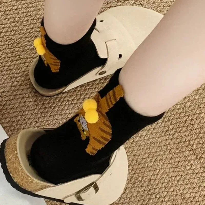 Dreamlikelin1 Paar/5 Paar Herbst Winter Neue Lustige Katze Drucken Lose Socken Frauen Mädchen Bequeme Mittelrohr Socken – Detail 3