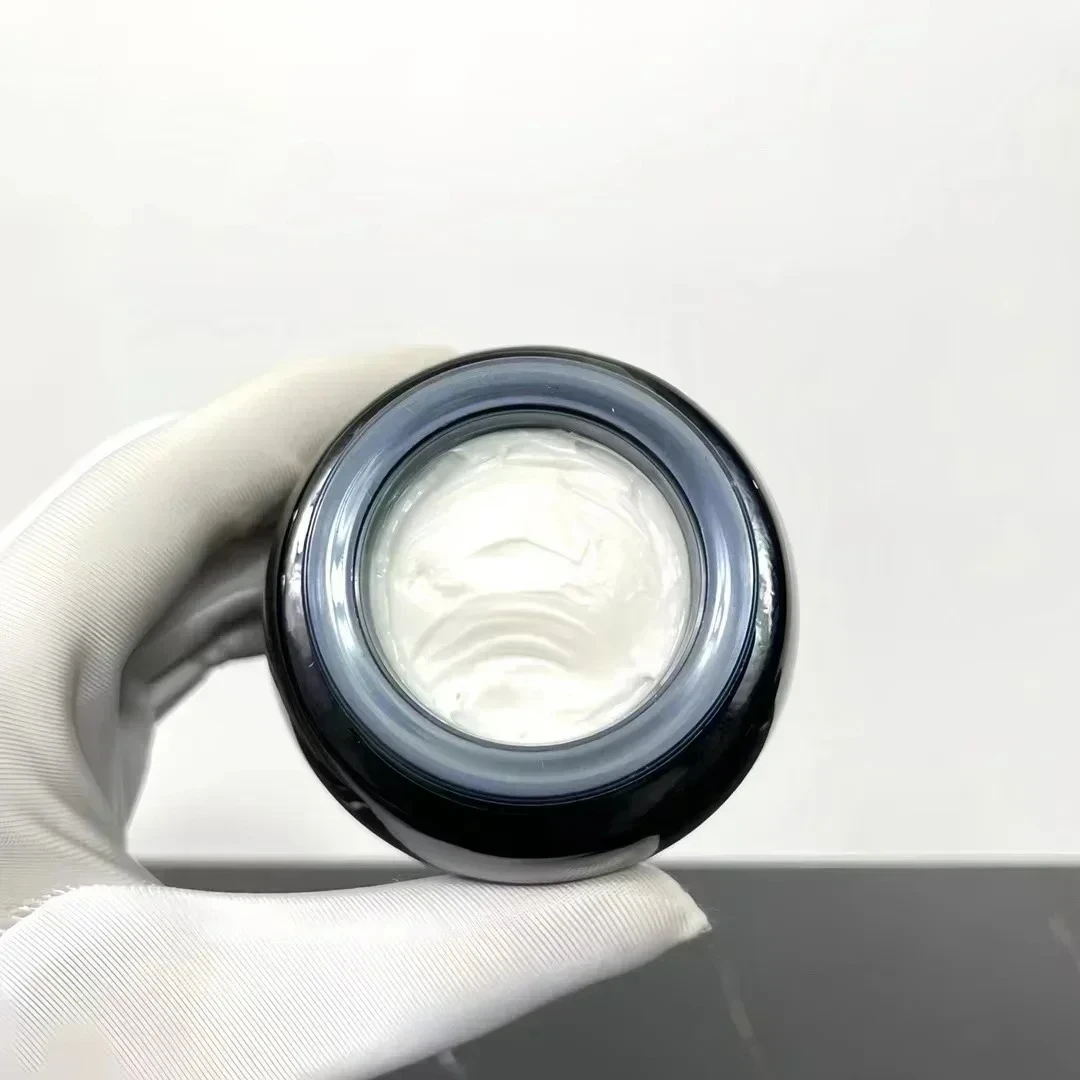 Crema viso giorno e notte, strumento per il trucco - immagine 2