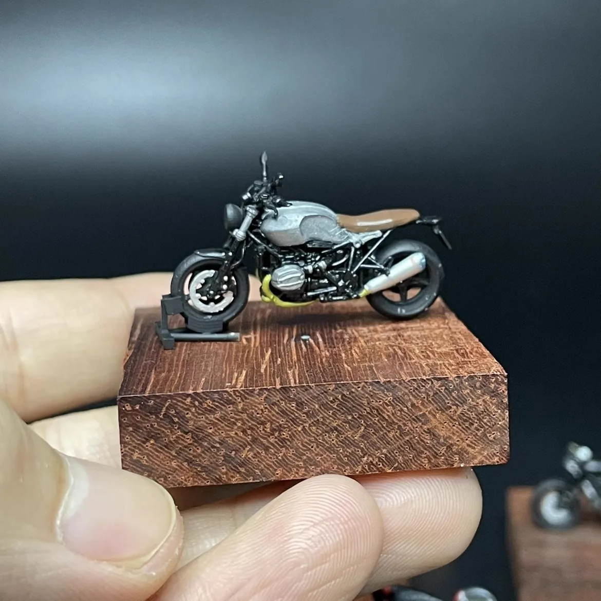 오토바이 DELUXE 2013 Nine T 차고 장면 장식, 일본 모델 KX450, 1:64