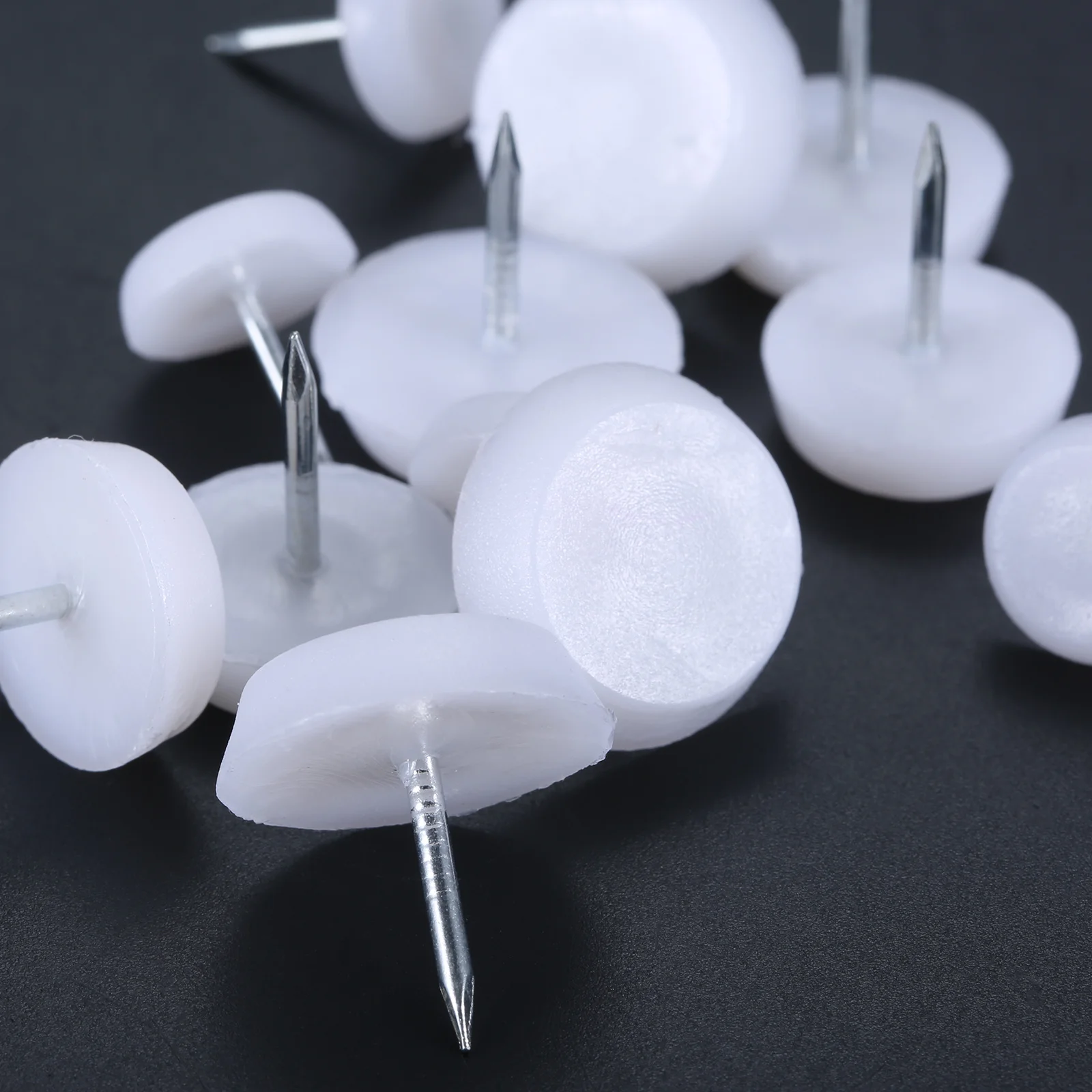 100Pcs 흰색 나일론 나무 의자 테이블 가구 다리 바닥 피트 플라스틱 패드 글라이드 스키드 네일 바닥 보호대 14/18/20mm 직경