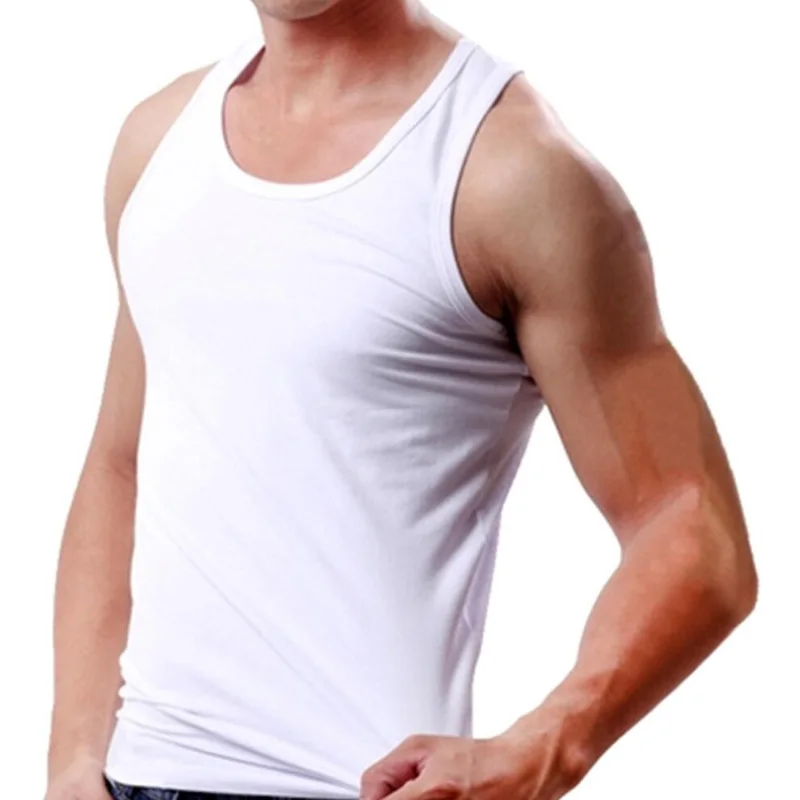 крупный мужчина в футболке. мужской топ. футболки больших размеров для мужчин. мужское поло большого размера. футболки мужские больших размеров.