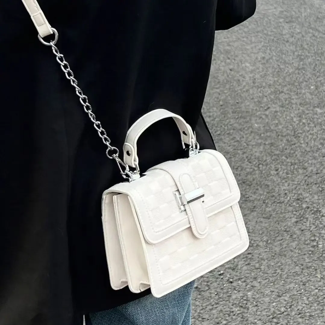 

Chain small square bag, lattice carrying, simple and versatile crossbody one shoulder small satchel