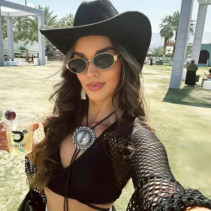 Рисунок 5 - Солнцезащитные очки в овальной оправе